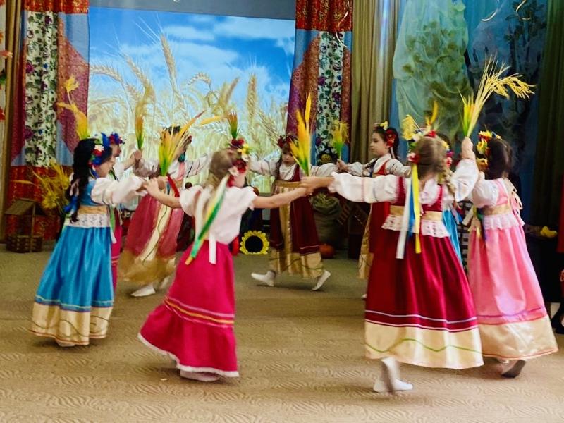 карусель осенних праздников «Осень золотая»