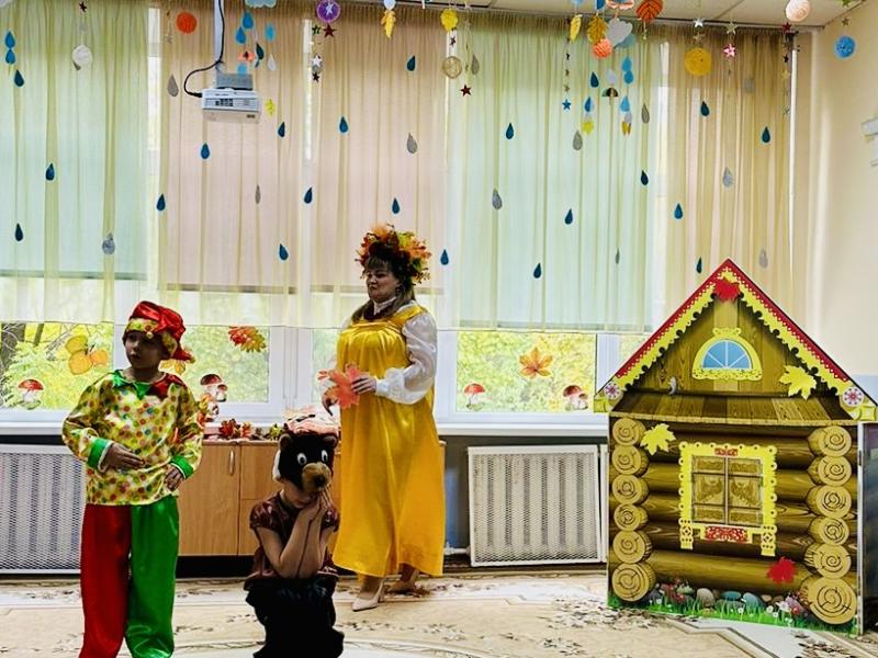 карусель осенних праздников «Осень золотая»